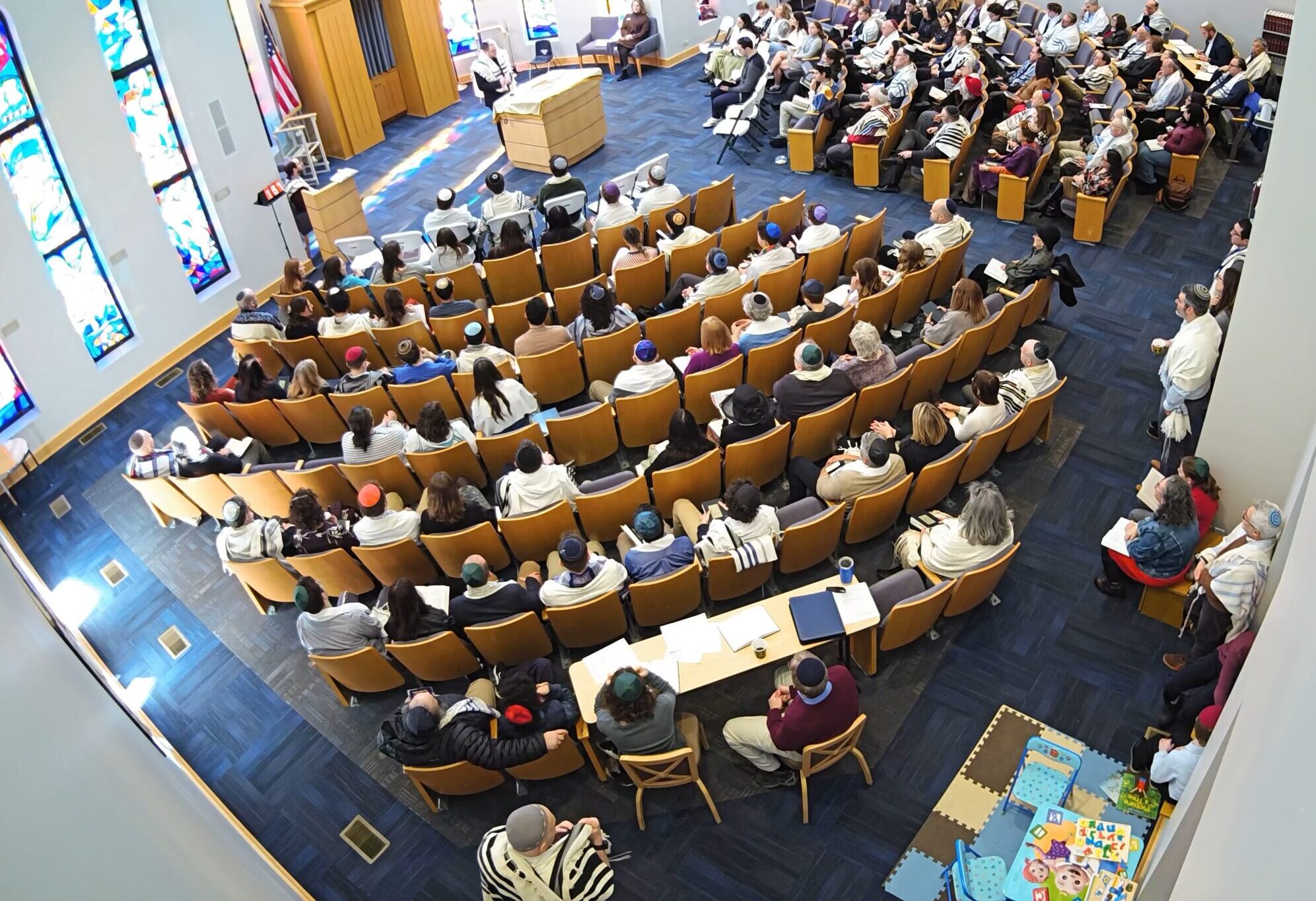 A wide angle view of the chapel on shabbat morning